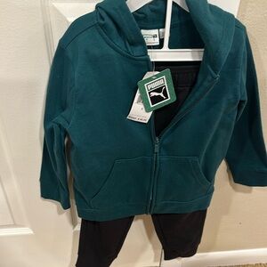 NWT boys size 5 
2 piece Puma set